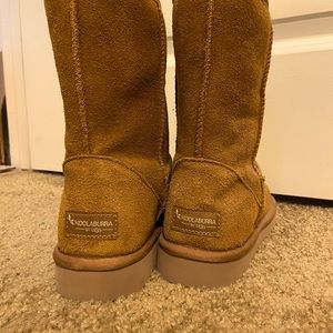 Wmn’s winter boots sz 8. Faux fur lining/footbed keep your feet toasty & cozy.